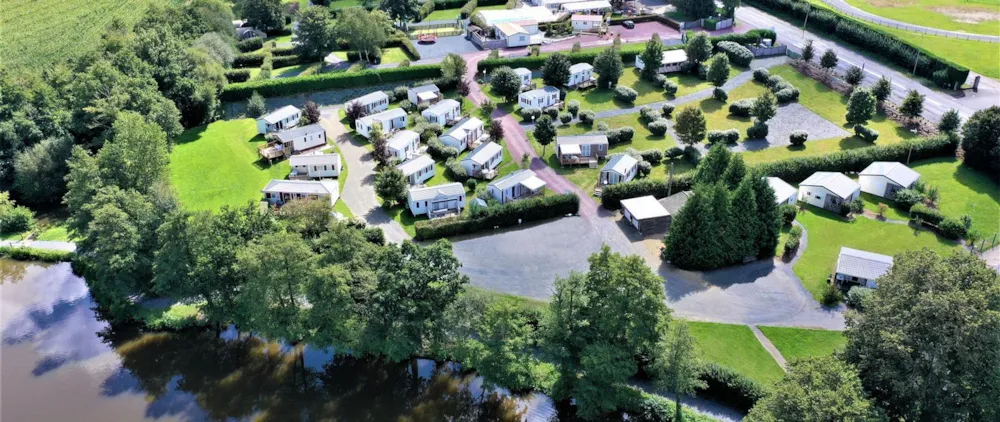 Camping Le Lac des Charmilles - image n°1 - Camping2Be