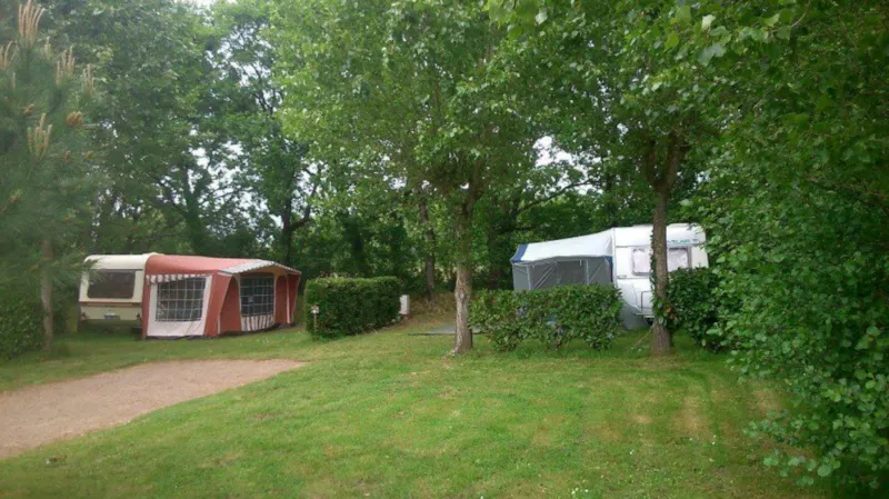 Emplacement Van/ Camping Car (6.5M Max)