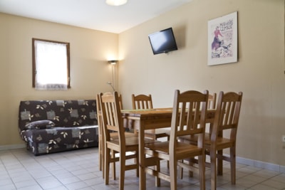 Traditional cottage Privilège, 3 bedrooms - bathroom - TV — 9