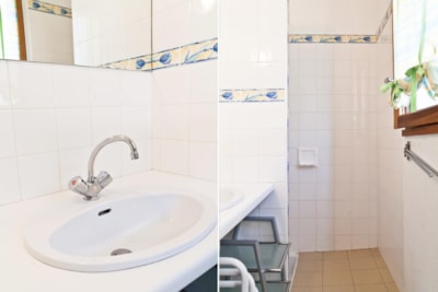 Traditional cottage Privilège, 3 bedrooms - bathroom - TV — 10