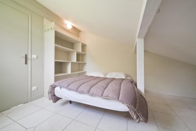 "Entre amis" vacation rental Privilège, 3 bathrooms - TV — 7