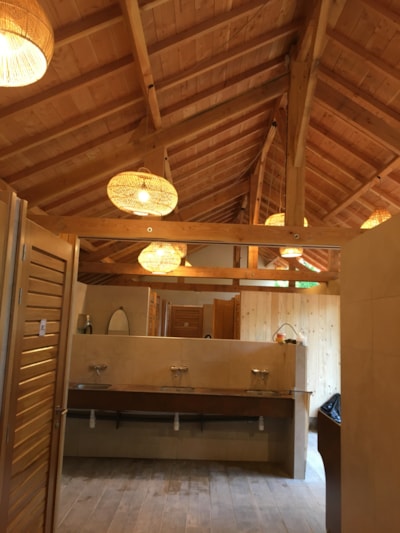 COMFORT pitch for 2 people, minimum 80 m², 16A electricity, drinking water, sanitation on site, — 5
