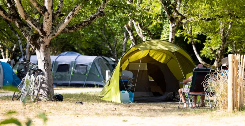 Emplacement Confort 2 Pers , Mini 80 M², Elect 16A, Eau Potable, Assainissement Sur Emplacement,