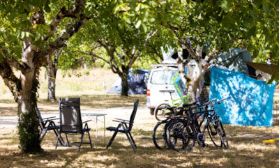 COMFORT pitch for 2 people, minimum 80 m², 16A electricity, drinking water, sanitation on site, — 6