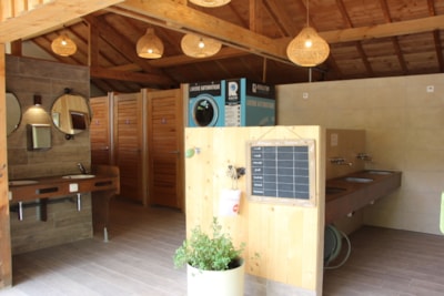 Camping car and van site, COMFORT, min. 80 m², 16A electricity, drinking water tap, waste disposal, — 5