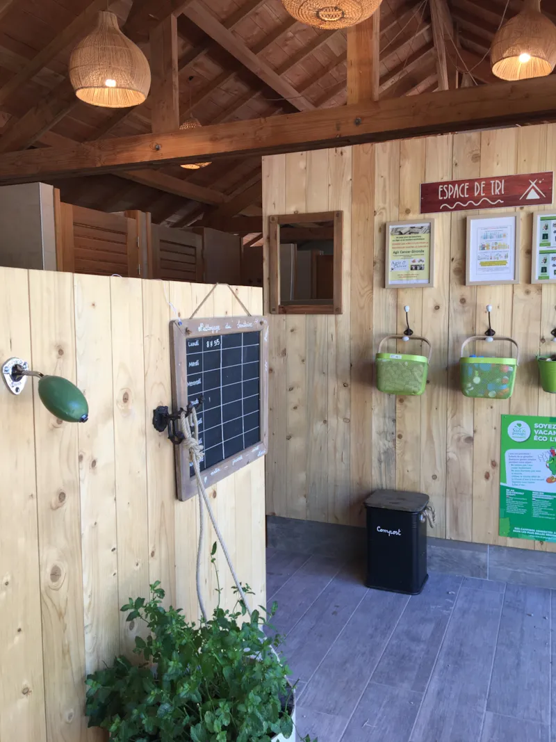 Emplacement Nature 80 M², 2Pers. Tous Équipés Robinet Eau Portable, Assainissement