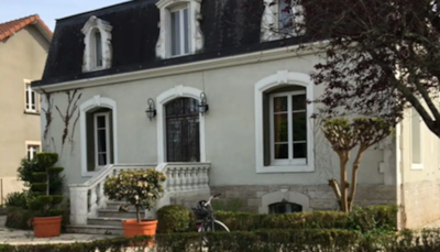 White villa Privilège, 6 bedrooms - 4 bathrooms - TV — 2