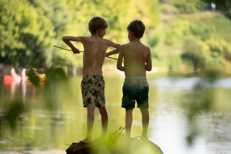 Emplacement Bivouac Bord De Rivière 2 Pers. Sans Électricité Tente