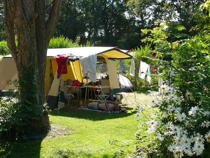 Forfait Nature (1 Tente Ou Caravane / 1 Voiture / Sans Électricité)