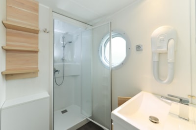 Mobile home Perceval Standard 31m² (2 bedrooms) + sheltered  terrace + TV — 10