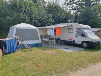 Stellplatz - Stellplatz Wohnmobil - Flower Camping le Kergariou