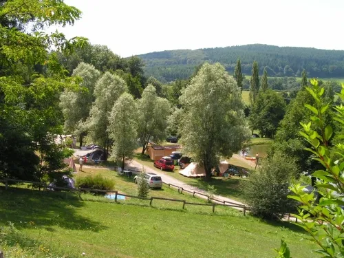 Tarif Confort :  Emplacement + 1 Véhicule, Caravane/Tente Ou Camping-Car + Électricité 10A