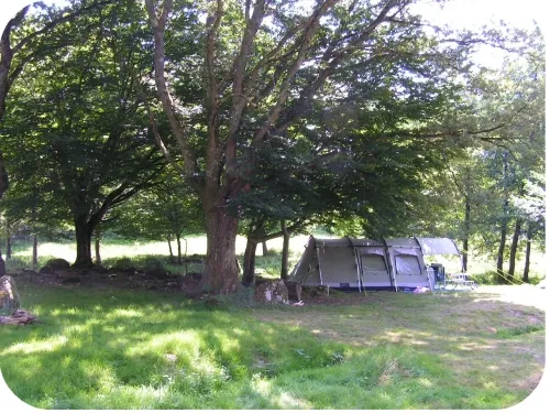 Tarif Nature : Emplacement + 1 Véhicule Avec 1 Caravane Ou 1 Tente Ou Camping-Car