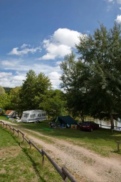 Tarif Nature : Emplacement + 1 Véhicule Avec 1 Caravane Ou 1 Tente Ou Camping-Car
