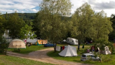 Tarif Confort :  pitch + car + tent/caravan or camping-car + electricity 10A