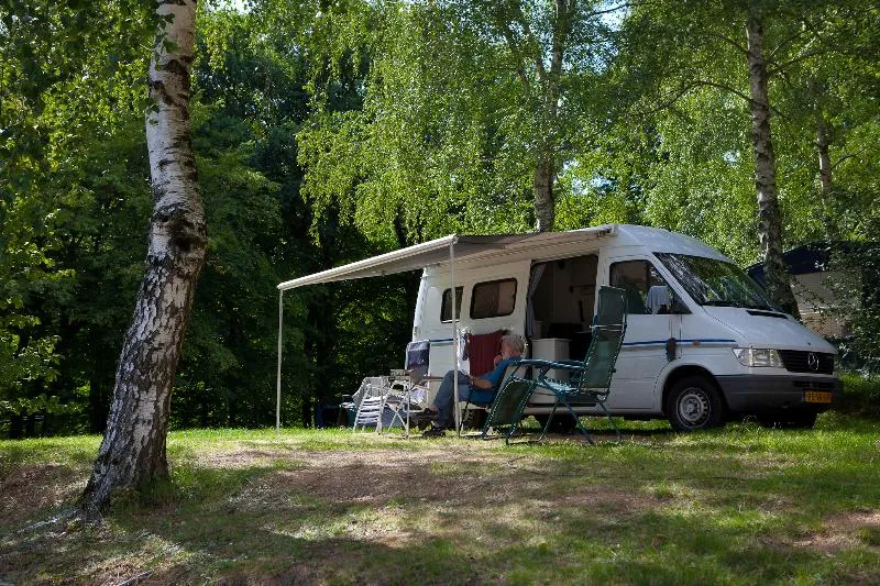 Tarif Confort :  Emplacement + 1 Véhicule, Caravane/Tente Ou Camping-Car + Électricité 10A