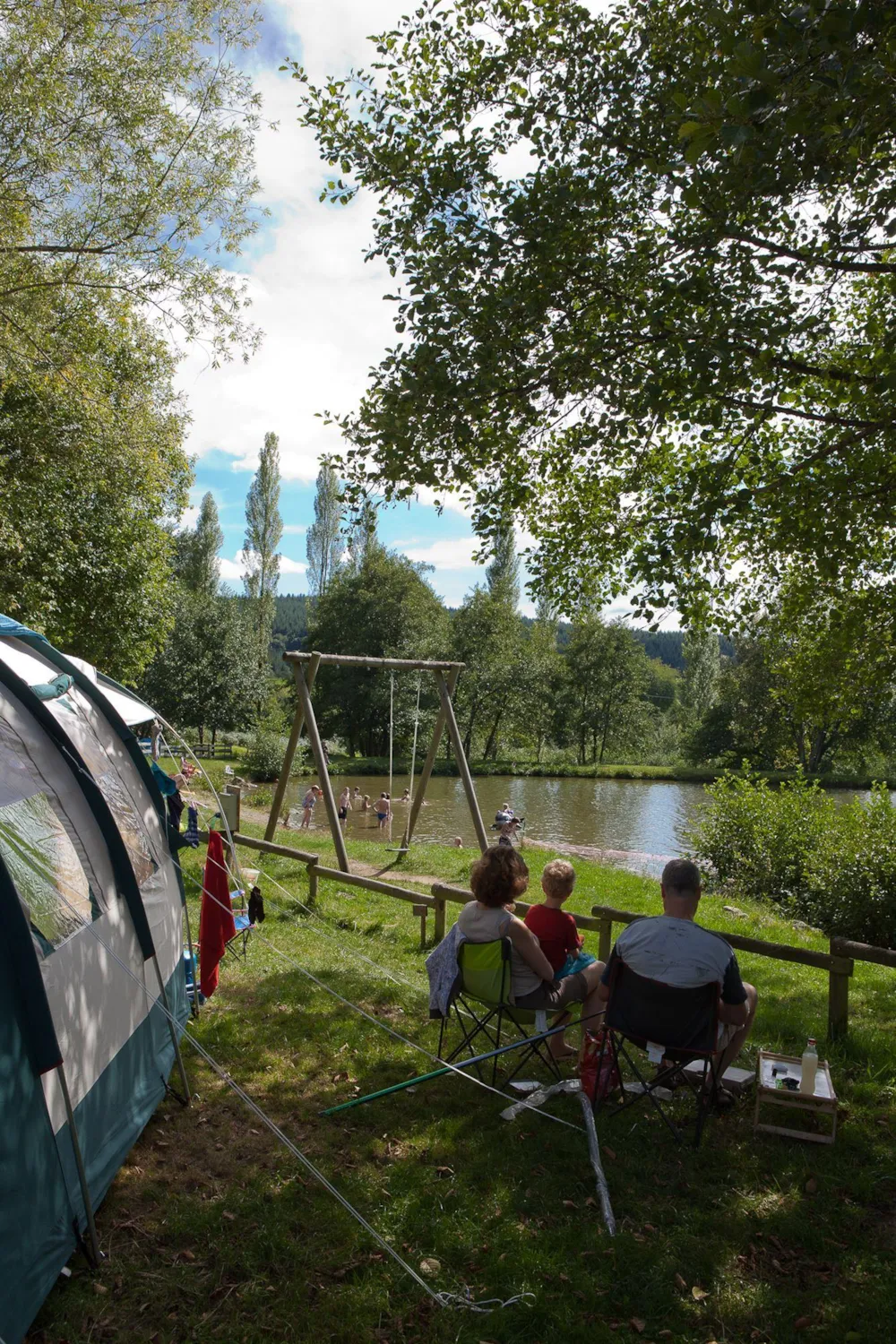 Stellplatz - Empl. Grand Confort - Camping LA FOUGERAIE