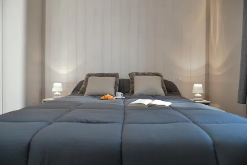 Location - Chalet Ciela Prestige - 2 Chambres Dont 1 Suite Parentale -  Draps, Serviettes Et Barbecue Inclus - image n°5 - Camping Le Pommier