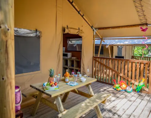 Location - Tente Ciela Nature Lodge - 2 Chambres - Cuisine Équipée – Salle De Bain - image n°2 - Camping Le Pommier
