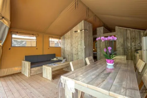 Location - Tente Ciela Nature Lodge - 2 Chambres - Cuisine Équipée – Salle De Bain - image n°2 - Camping Le Pommier