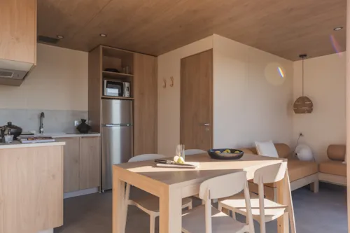 Location - Mobil-Home Ciela Privilège - 2 Chambres - Lave-Vaisselle, Barbecue - image n°5 - Camping Le Pommier