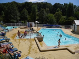 Camping Le Moulin de Cadillac - image n°12 - Roulottes
