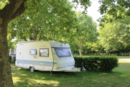 Huuraccommodatie(s) - Charmante Caravane 4 Places - Camping de Thoissey - Val de Saône