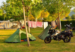 Kampeerplaats(en) - Speciale Aanbieding Voor Fietsers - Camping de Thoissey - Val de Saône