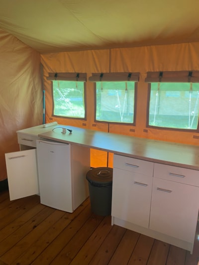 SAFARI LODGE
