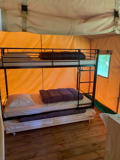 SAFARI LODGE