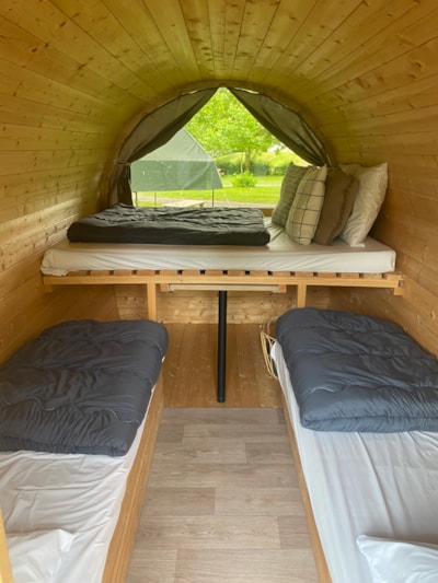 Roulotte Western  (2 Adults + 2 children)