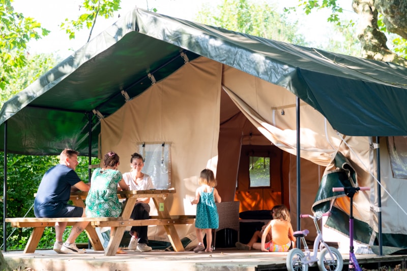 SAFARI LODGE