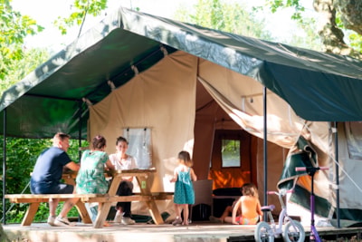 SAFARI LODGE