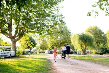 Stellplatz - Biker Special Offer - Camping de Thoissey - Val de Saône