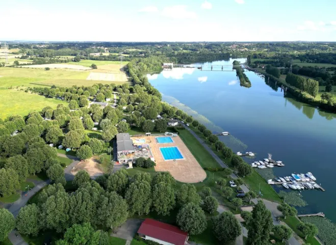 Camping de Thoissey - Val de Saône - image n°1 - Camping Direct