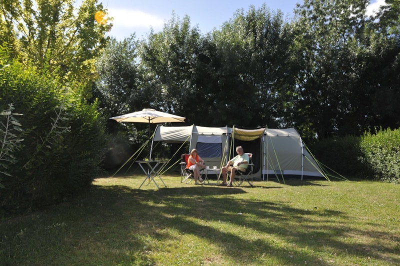 Forfait Confort (1 tente, caravane ou camping-car / 1 voiture / électricité 10A).
