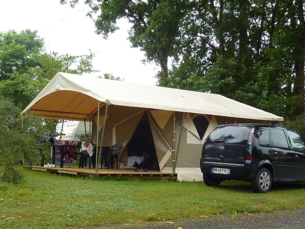 Accommodation - Tent Canada Standard 2 Bedrooms 20M² (Without Toilet Blocks) - Flower Camping du Port Caroline