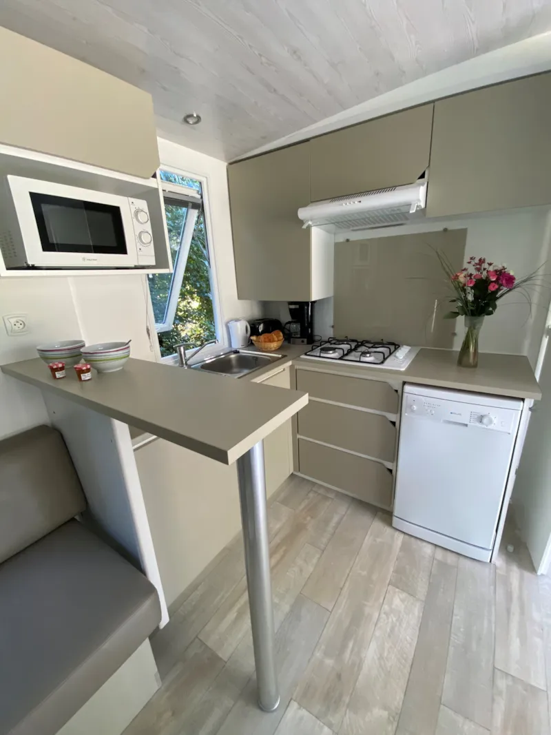 Homeflower Premium 3 Chambres 30.5M² + Terrasse Semi-Couverte + Tv + Lv