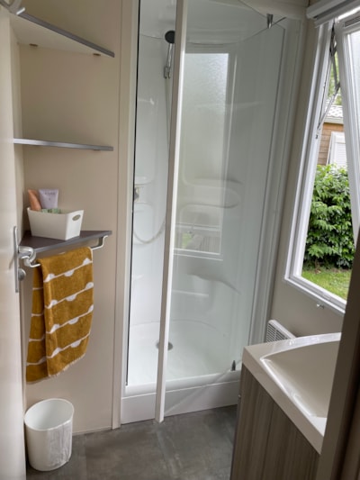 Mobile home Premium 2 bedrooms 27-32m² + Half-covered terrace + TV
