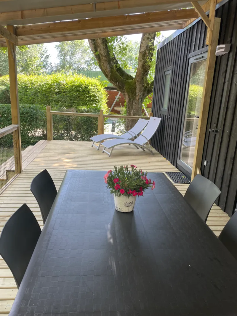 Homeflower Premium 2023 - 2 Chambres 29M² + Terrasse Semi-Couverte + Lv + Tv