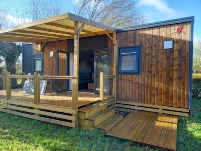 Mobile home Premium - 2 bedrooms, 32m² + Semi-covered terrace + TV + 2 bathrooms