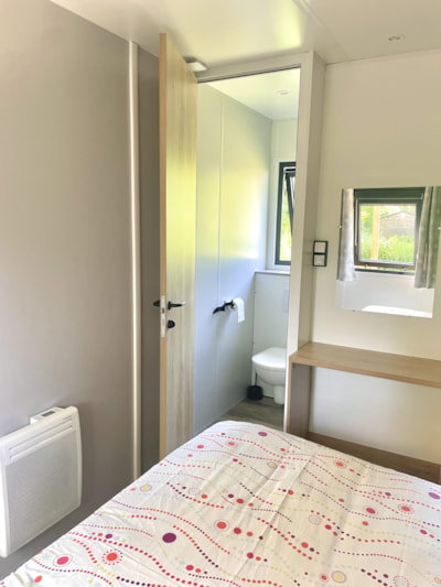 Mobile home Premium - 2 bedrooms, 32m² + Semi-covered terrace + TV + 2 bathrooms