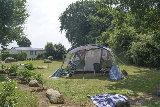 Forfait Confort 80 à 100m² : tente, caravane ou camping-car / 1 voiture / électricité