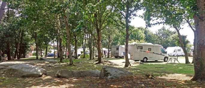 Forfait Confort 80 À 100M² : Tente, Caravane Ou Camping-Car / 1 Voiture / Électricité