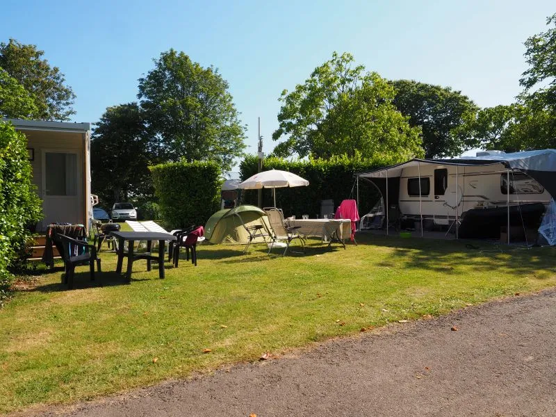 Stellplatz - Premium Suite Stellplatz Mit Strom - Camping Paradis Domaine de Bel Air