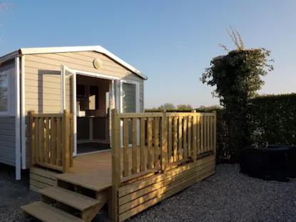 1 Bedroom Mobile Home In La Cote Picarde Campsite At 400M / Free Access To La Baie De Somme Campsite