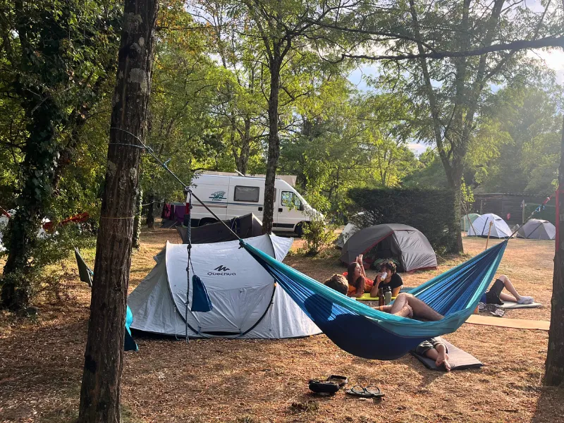 Emplacement Confort Medium Tente / Van < 6M (Avec Electricité)