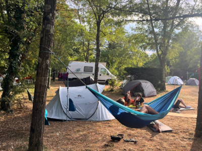 Comfort Pitch medium for Tent/Van < 6m (with electricity)