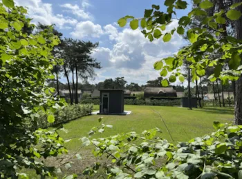 Stellplatz - Komfort Xl Stellplatz Buizerd Mit Privaten Sanitäranlagen - Camping Samoza