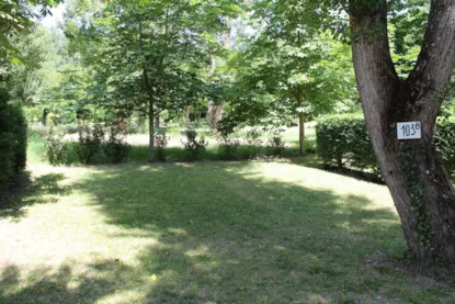 Emplacement Confort (Avec Électricité) Parc Longue Lègue